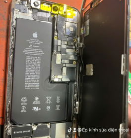 Thay pin IPhone